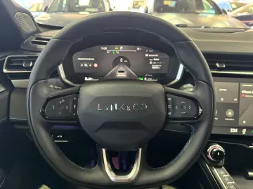 Lynk-Co 01