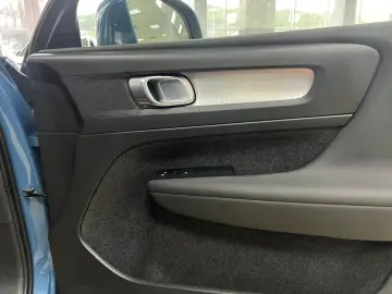 Volvo XC-40 T4 RECHARGE 129   82CP Posibilitate finantare