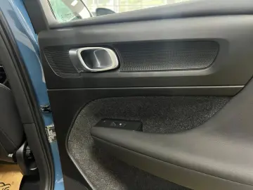 Volvo XC-40 T4 RECHARGE 129   82CP Posibilitate finantare