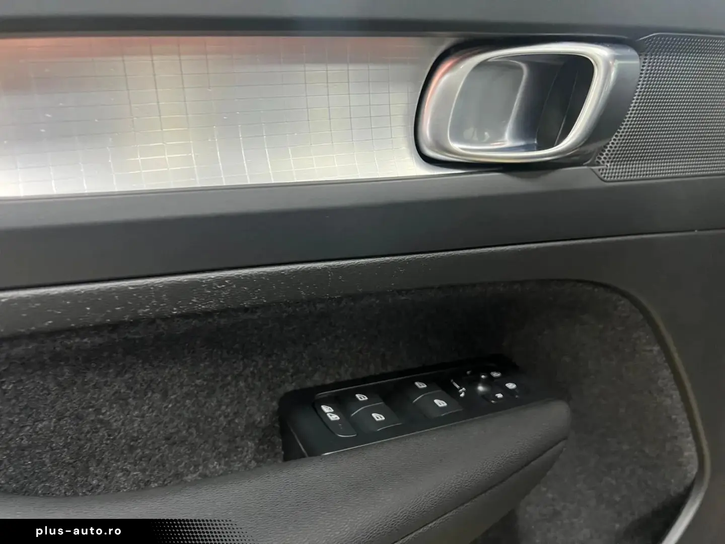 Volvo XC-40 T4 RECHARGE 129   82CP Posibilitate finantare