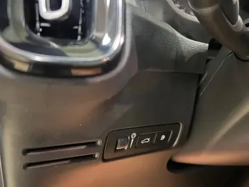 Volvo XC-40 T4 RECHARGE 129   82CP Posibilitate finantare