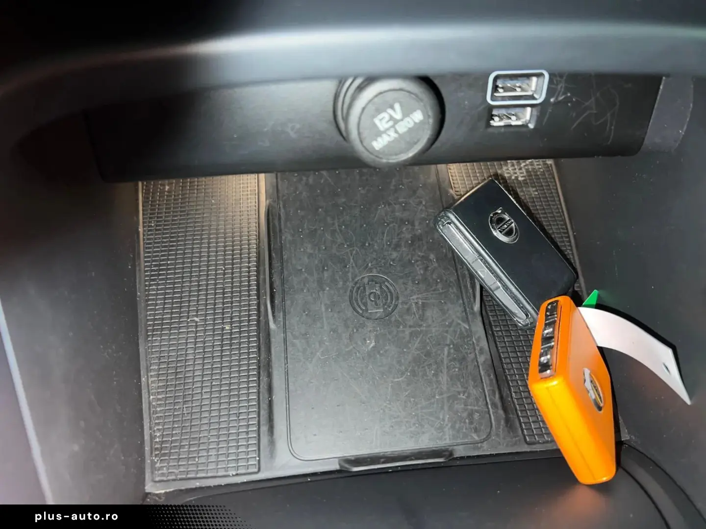 Volvo XC-40 T4 RECHARGE 129   82CP Posibilitate finantare