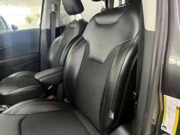 Jeep Compass 4x4 aut. Limited Posibilitate finantare