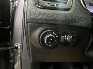 Jeep Compass 4x4 aut. Limited Posibilitate finantare