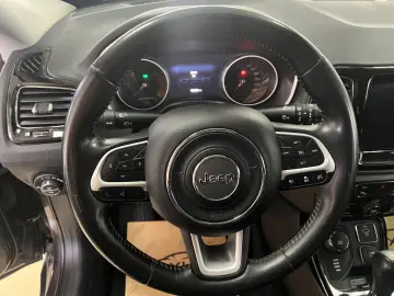 Jeep Compass 4x4 aut. Limited Posibilitate finantare