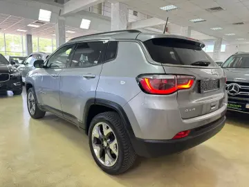 Jeep Compass 4x4 aut. Limited Posibilitate finantare