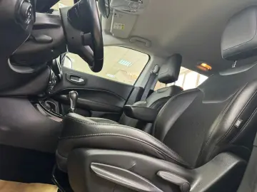 Jeep Compass 4x4 aut. Limited Posibilitate finantare