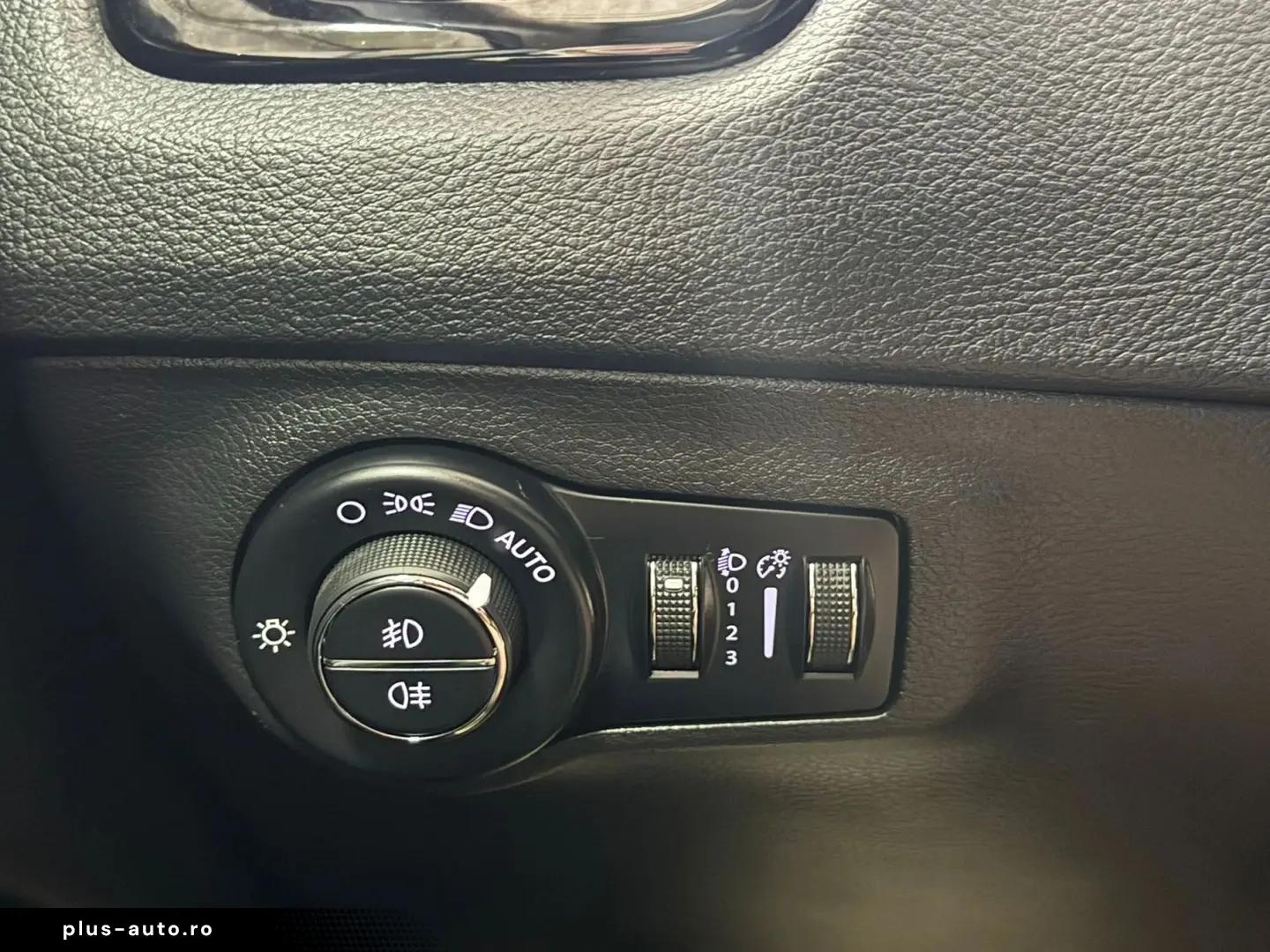 Jeep Compass 4x4 aut. Limited Posibilitate finantare