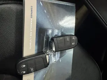 Jeep Compass 4x4 aut. Limited Posibilitate finantare