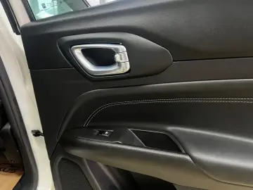 Jeep Compass 1.3 T4 PHEV 190cv Business 4xe Posibilitate fin