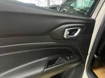 Jeep Compass 1.3 T4 PHEV 190cv Business 4xe Posibilitate fin