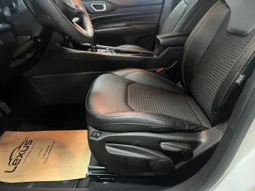 Jeep Compass 1.3 T4 PHEV 190cv Business 4xe Posibilitate fin