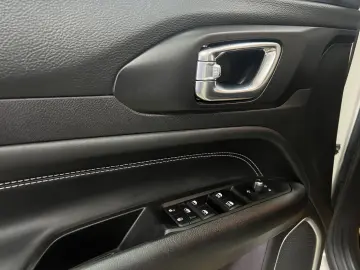 Jeep Compass 1.3 T4 PHEV 190cv Business 4xe Posibilitate fin