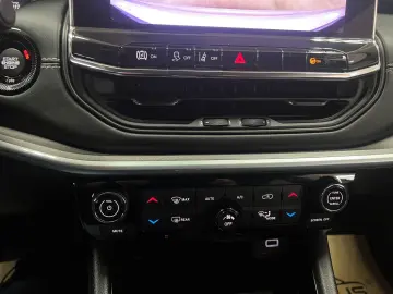 Jeep Compass 1.3 T4 PHEV 190cv Business 4xe Posibilitate fin