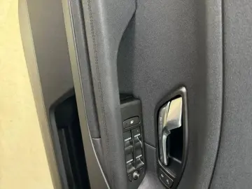 Land-Rover Range-Rover-Evoque