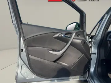 Opel Astra Gen-J-2009-2018