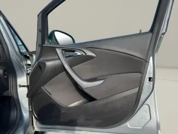 Opel Astra Gen-J-2009-2018