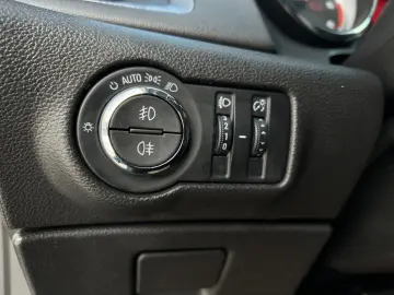 Opel Astra Gen-J-2009-2018