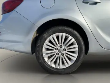 Opel Astra Gen-J-2009-2018