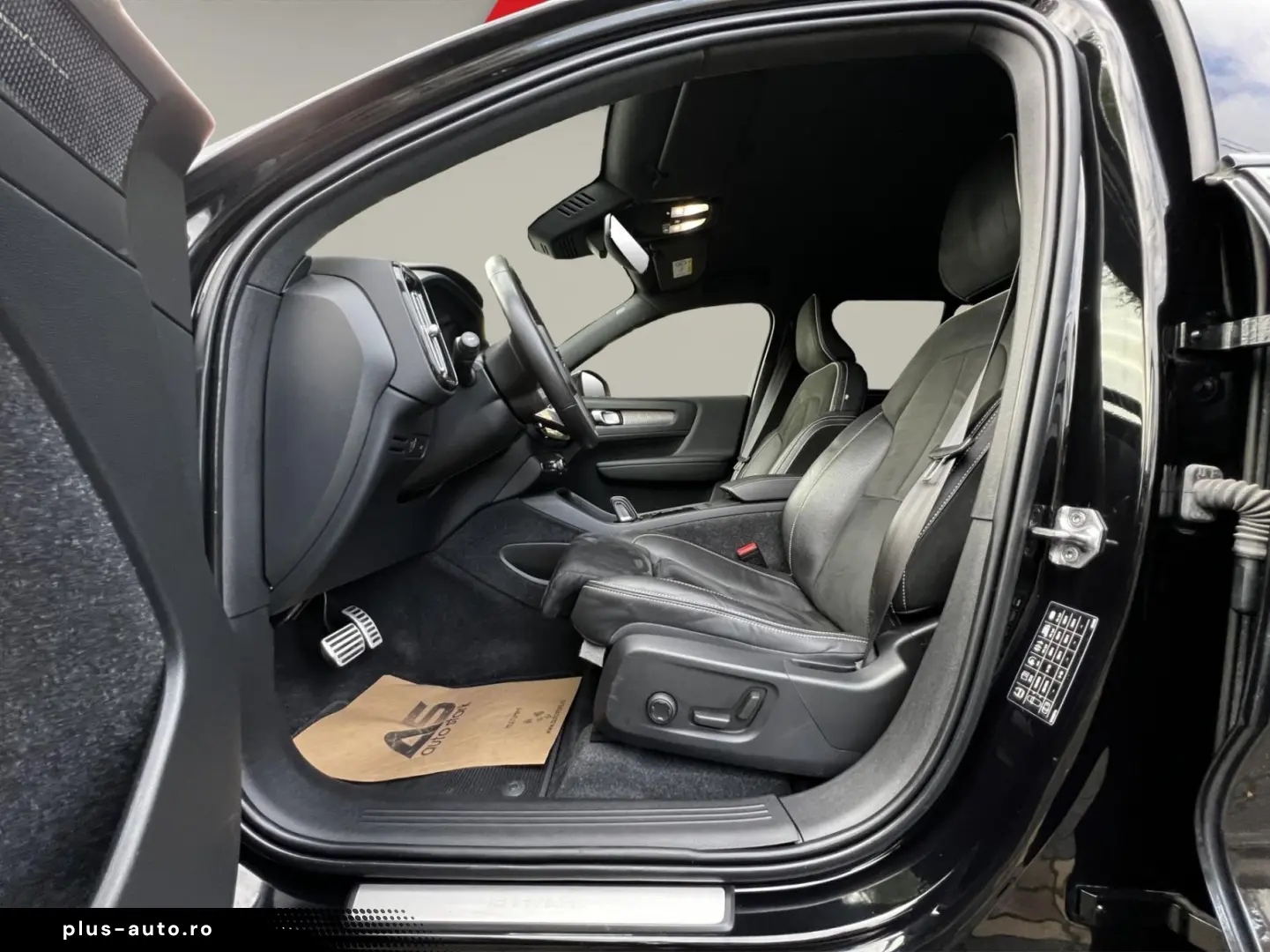 Volvo XC 40 P8 AWD Recharge RDesign