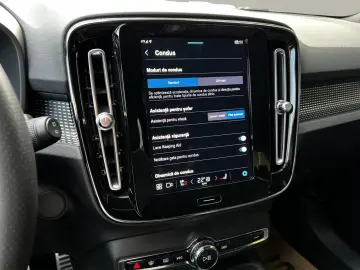 Volvo XC 40 P8 AWD Recharge RDesign