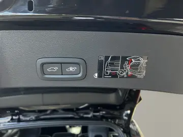 Volvo XC 40 P8 AWD Recharge RDesign