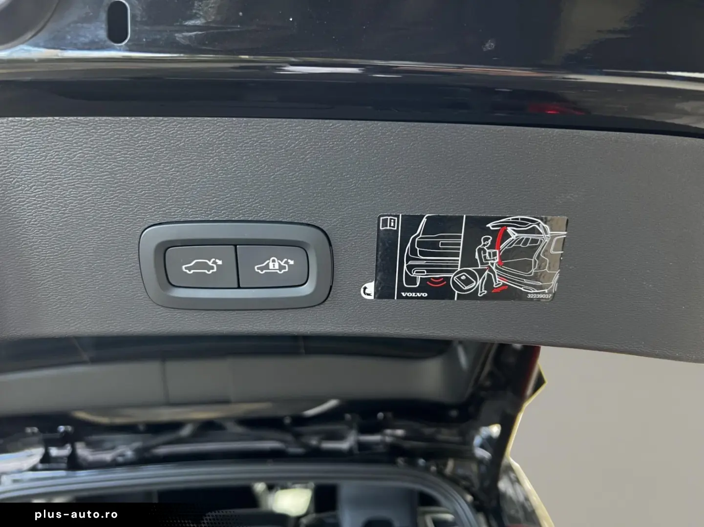 Volvo XC 40 P8 AWD Recharge RDesign