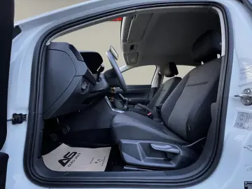 Volkswagen Polo Gen-Vi-2017