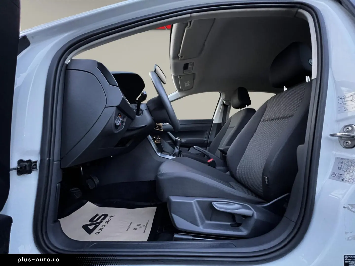 Volkswagen Polo Gen-Vi-2017