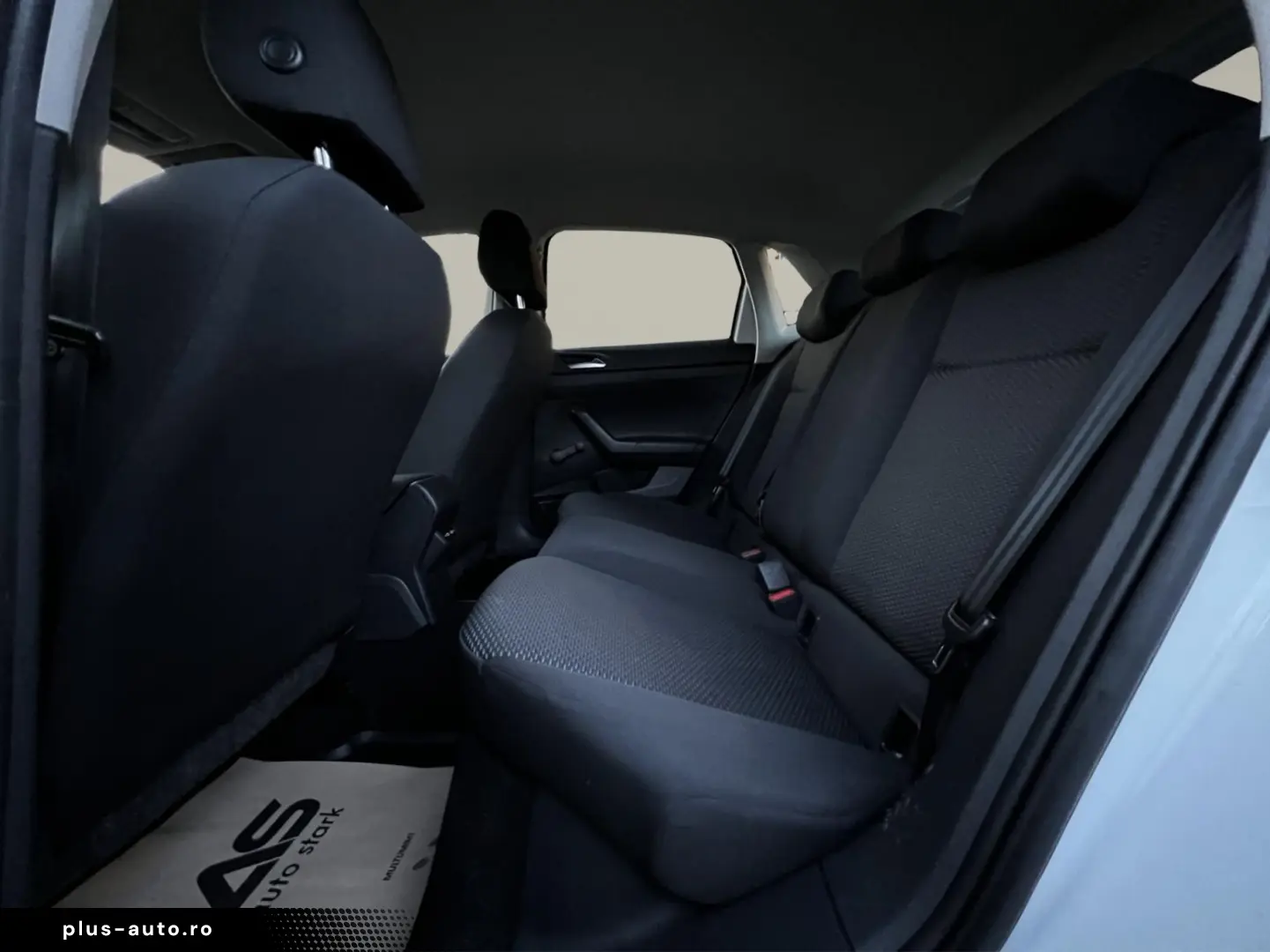 Volkswagen Polo Gen-Vi-2017