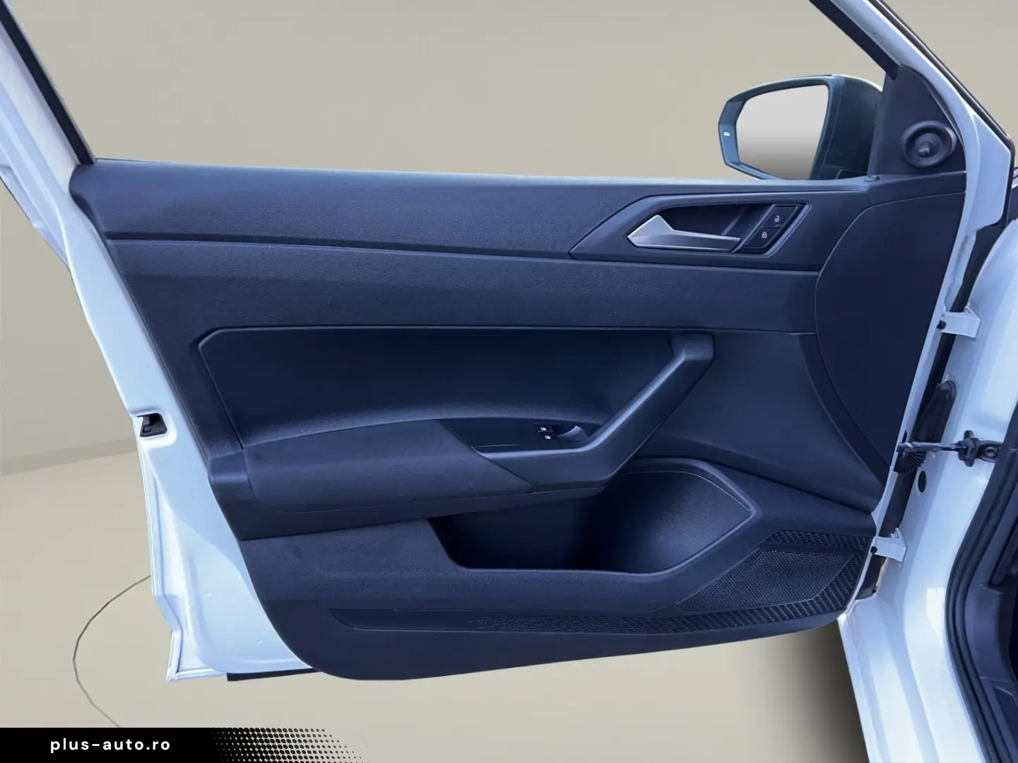 Volkswagen Polo Gen-Vi-2017