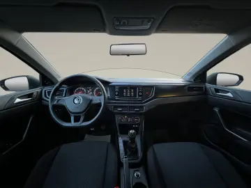 Volkswagen Polo Gen-Vi-2017