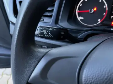 Volkswagen Polo Gen-Vi-2017