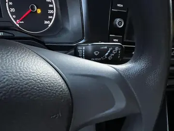 Volkswagen Polo Gen-Vi-2017