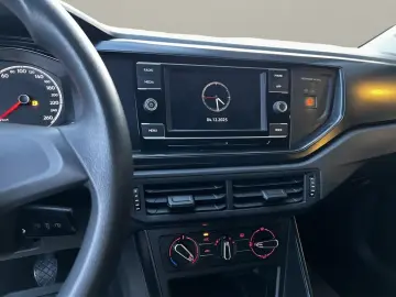 Volkswagen Polo Gen-Vi-2017