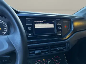 Volkswagen Polo Gen-Vi-2017