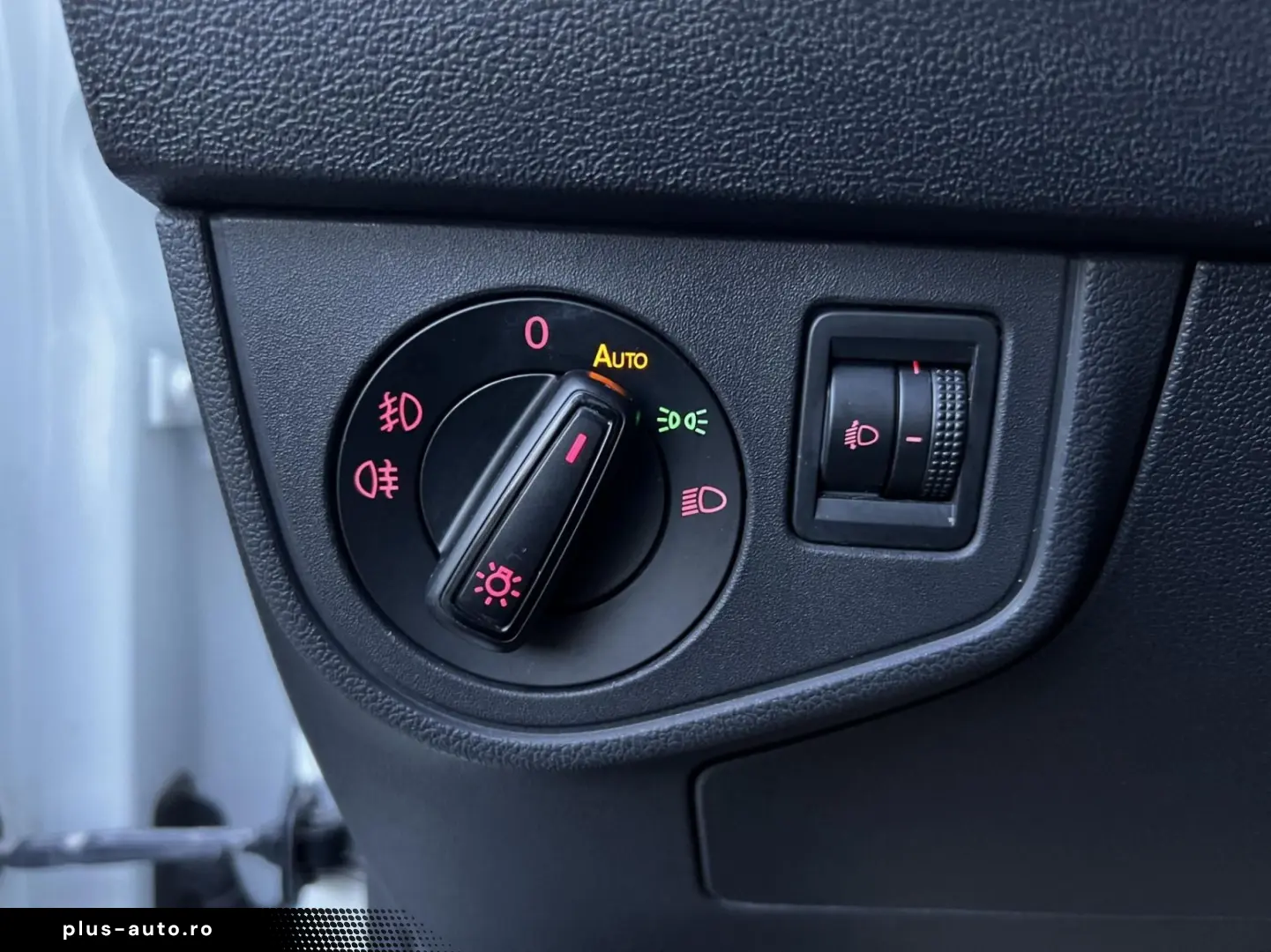 Volkswagen Polo Gen-Vi-2017