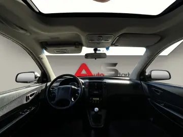 Hyundai Tucson Gen-I-2004-2010