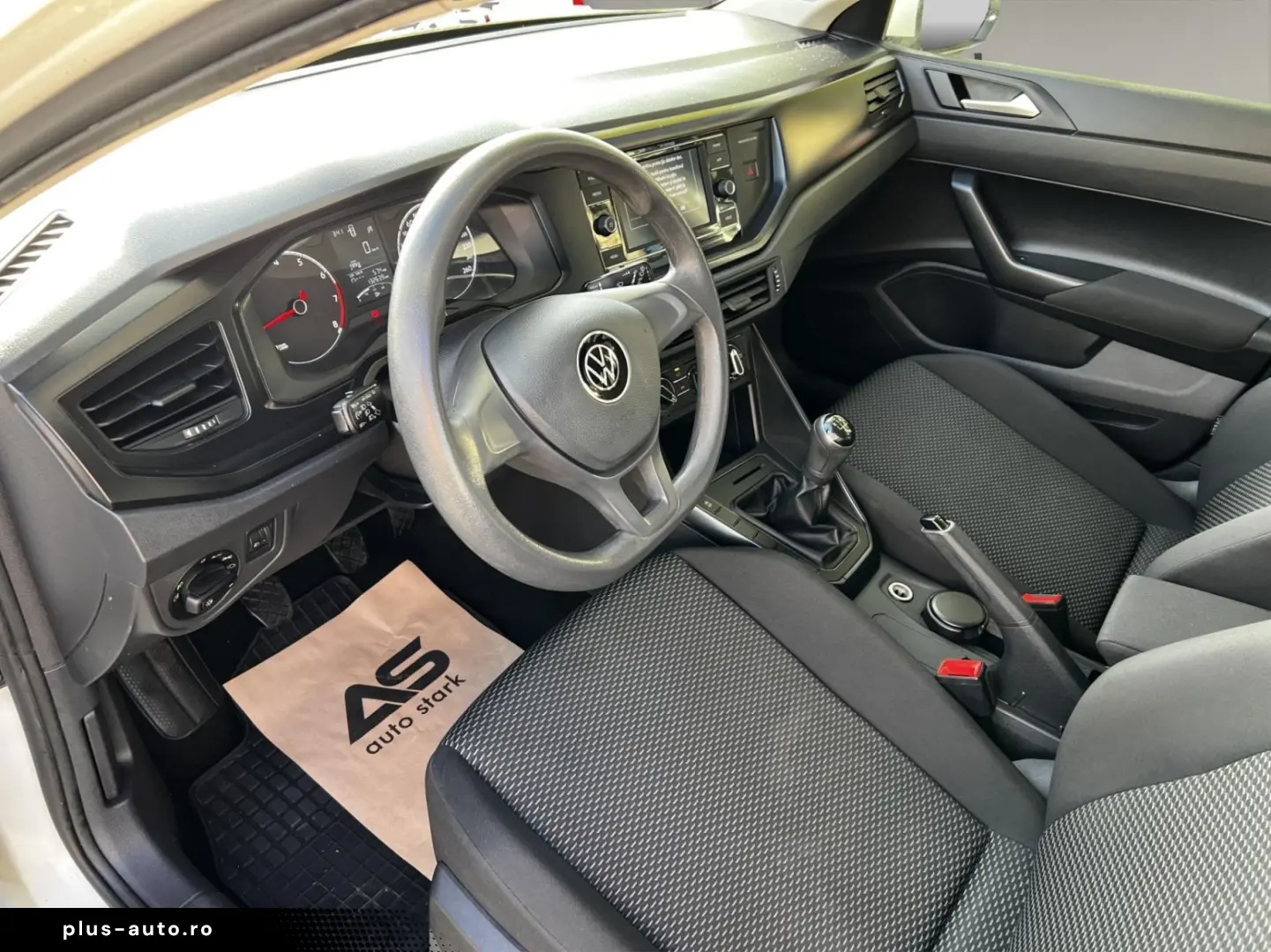 Volkswagen Polo Gen-Vi-2017