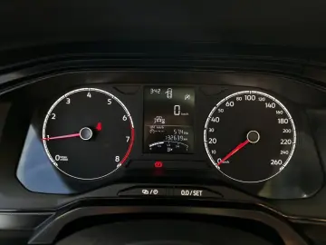 Volkswagen Polo Gen-Vi-2017