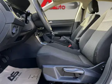 Volkswagen Polo Gen-Vi-2017