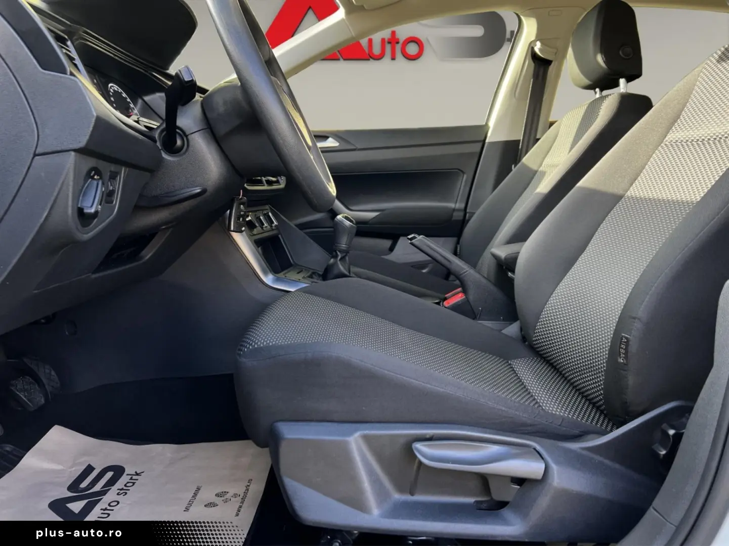 Volkswagen Polo Gen-Vi-2017