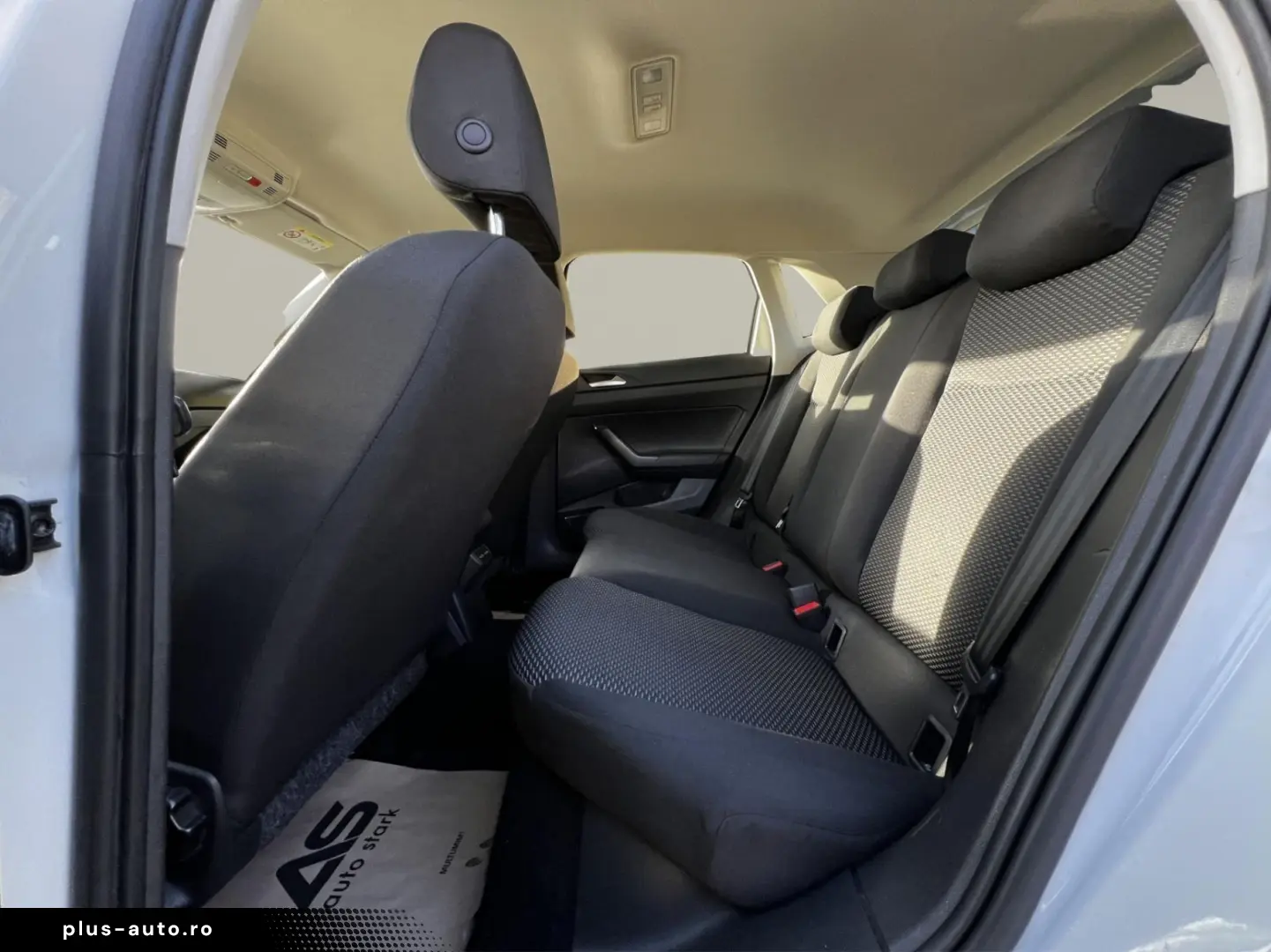 Volkswagen Polo Gen-Vi-2017