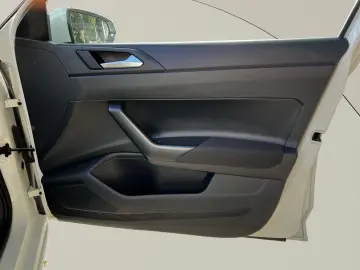 Volkswagen Polo Gen-Vi-2017