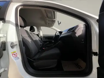 Volkswagen Polo Gen-Vi-2017