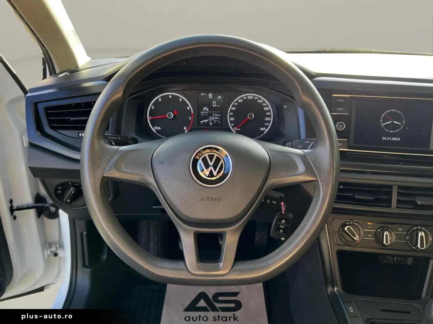 Volkswagen Polo Gen-Vi-2017