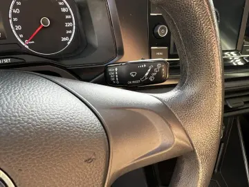 Volkswagen Polo Gen-Vi-2017