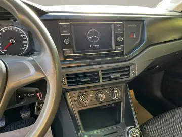Volkswagen Polo Gen-Vi-2017