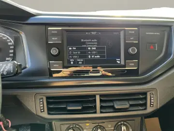 Volkswagen Polo Gen-Vi-2017