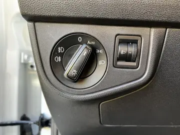 Volkswagen Polo Gen-Vi-2017